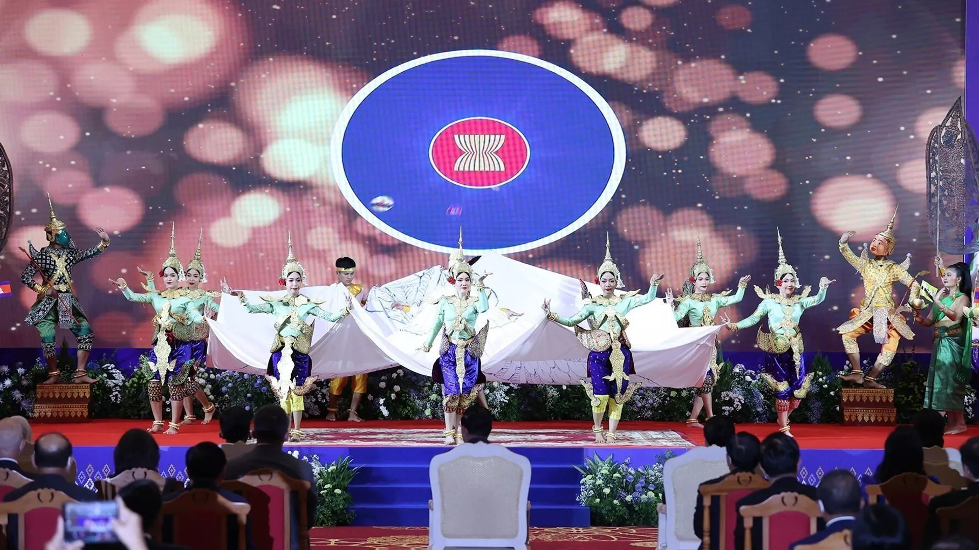 Chính thức khai mạc Hội nghị Cấp cao ASEAN lần thứ 40, 41