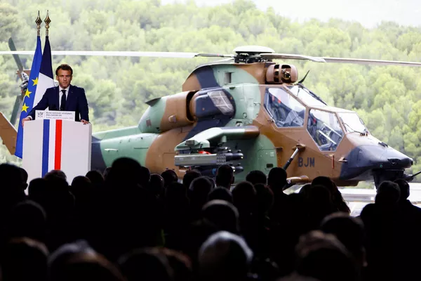 Tổng thống Pháp Emmanuel Macron diễn thuyết về chiến lược quốc phòng tại căn cứ Hải quân Pháp ở Toulon. Tổng thống Pháp Emmanuel Macron diễn thuyết về chiến lược quốc phòng tại căn cứ Hải quân Pháp ở Toulon. - Sputnik Việt Nam