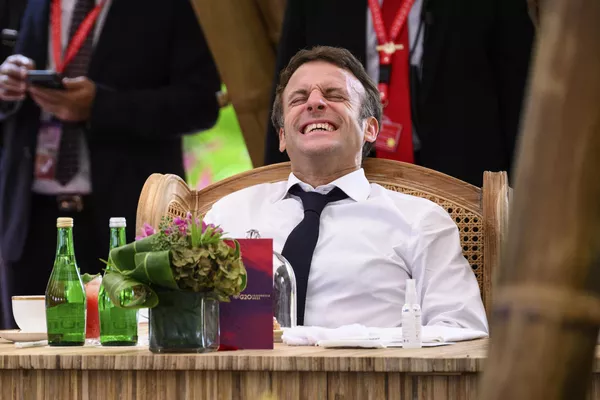 Phản ứng của Tổng thống Pháp Emmanuel Macron trong cuộc trò chuyện tại hội nghị thượng đỉnh G20 ở Nusa Dua, Bali Phản ứng của Tổng thống Pháp Emmanuel Macron trong cuộc trò chuyện tại hội nghị thượng đỉnh G20 ở Nusa Dua, Bali - Sputnik Việt Nam