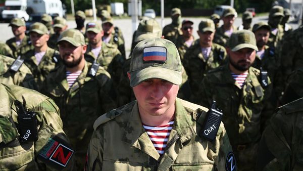 Các tình nguyện viên chuẩn bị được gửi đến Ukraina - Sputnik Việt Nam