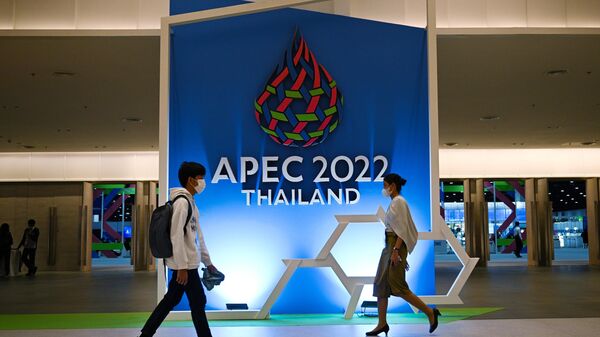 Tại Trung tâm Đại hội trước khi bắt đầu hội nghị thượng đỉnh APEC ở Bangkok - Sputnik Việt Nam