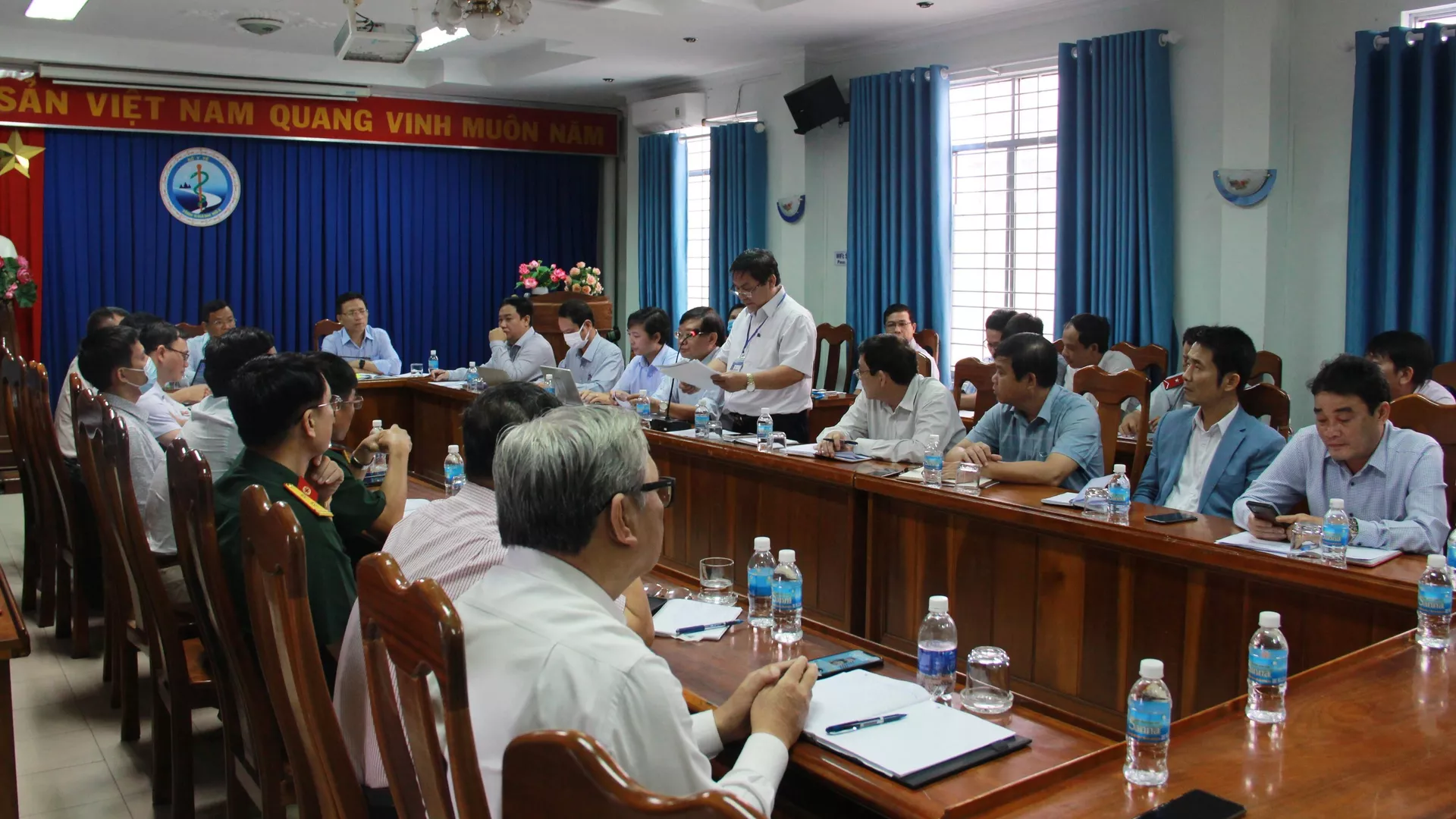Vụ nghi ngộ độc thực phẩm tại Trường iSchool Nha Trang: Đoàn công tác Bộ Y tế làm việc tại tỉnh Khánh Hòa