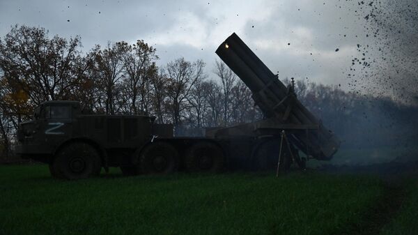 Công việc của MLRS Bão ở vùng Kharkov - Sputnik Việt Nam