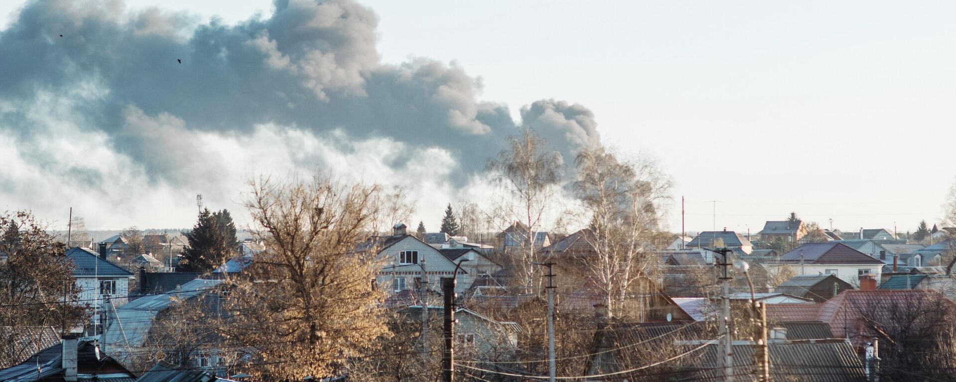 Sân bay quân sự tại Kursk ở Nga bị máy bay không người lái tấn công - Sputnik Việt Nam, 1920, 03.06.2025