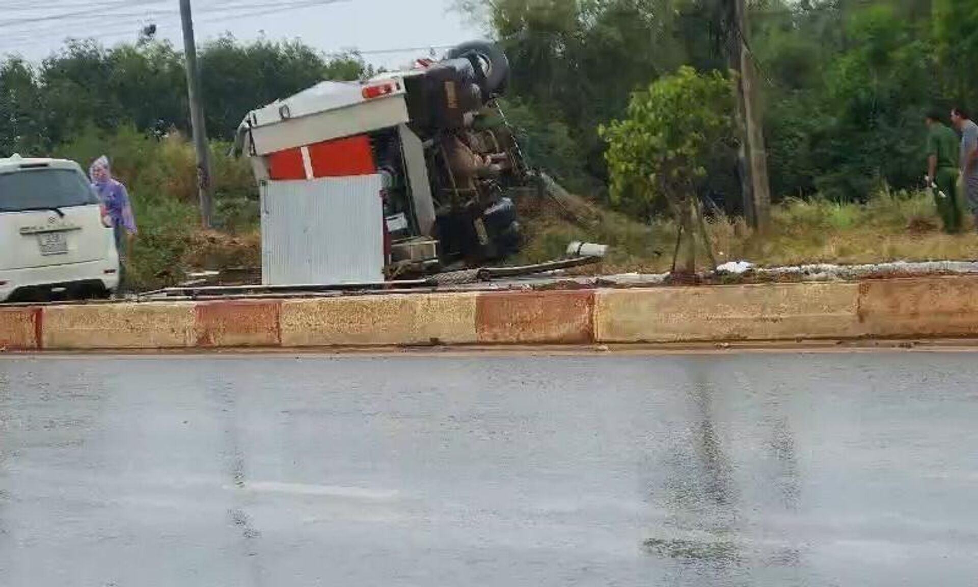 Bình Phước: Xe phòng cháy gặp nạn trên đường làm nhiệm vụ, 6 chiến sỹ thương vong - Sputnik Việt Nam, 1920, 06.01.2023