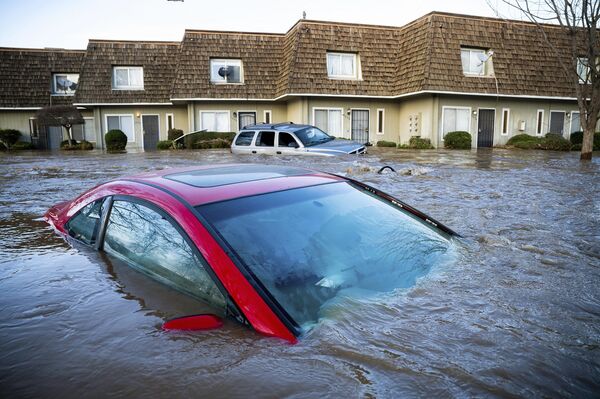 Lũ lụt ở California, Mỹ. - Sputnik Việt Nam