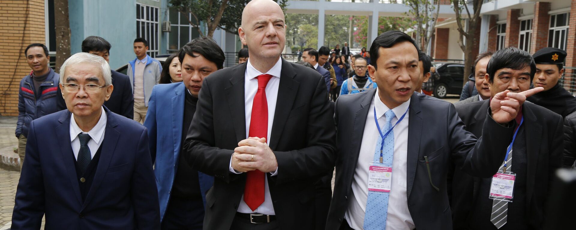 Chủ tịch FIFA Gianni Infantino và Chủ tịch VFF Trần Quốc Tuấn tại Hà Nội - Sputnik Việt Nam, 1920, 15.01.2023