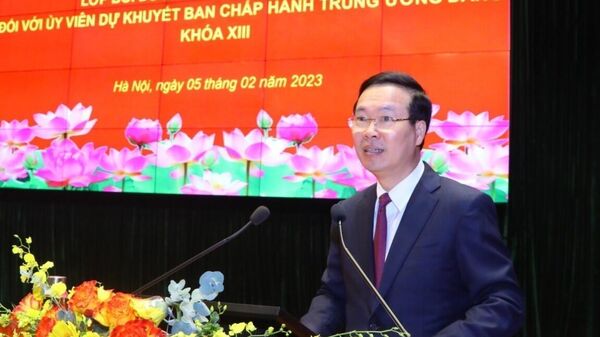 Thường trực Ban Bí thư Võ Văn Thưởng dự Khai giảng Lớp bồi dưỡng, cập nhật kiến thức đối với các đồng chí Ủy viên Dự khuyết Trung ương Đảng khóa XIII - Sputnik Việt Nam