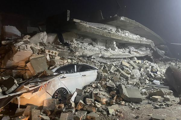 Thiệt hại sau trận động đất ở Azmarine, Syria. - Sputnik Việt Nam