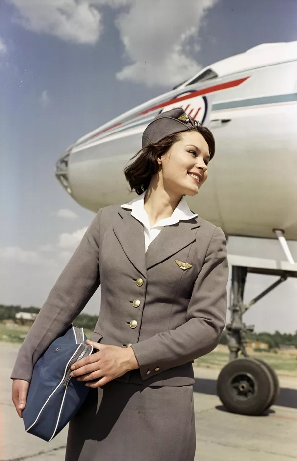 Sân bay «Vnukovo» ở Matxcơva. Tiếp viên hàng không của hãng «Aeroflot» sau chuyến bay. Sân bay «Vnukovo» ở Matxcơva. Tiếp viên hàng không của hãng «Aeroflot» sau chuyến bay. - Sputnik Việt Nam