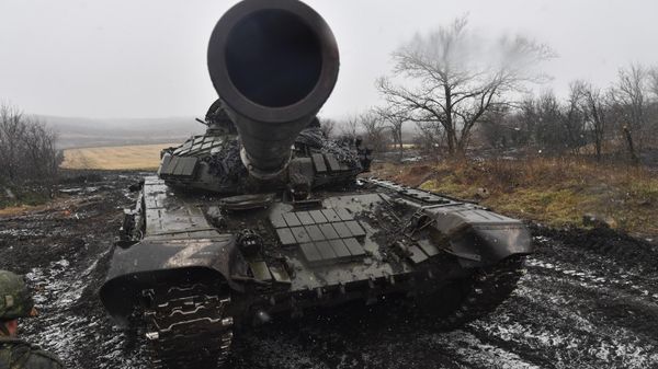 Hoạt động chiến đấu của xe tăng T-72 của lực lượng vũ trang Liên bang Nga ở khu vực phía Nam của chiến dịch quân sự đặc biệt - Sputnik Việt Nam