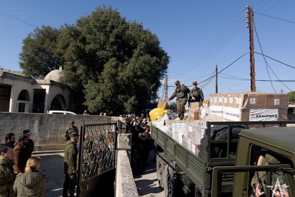 Hàng viện trợ nhân đạo của tổ chức phi thương mại độc lập ANO Avangardgửiđến Syria - Sputnik Việt Nam