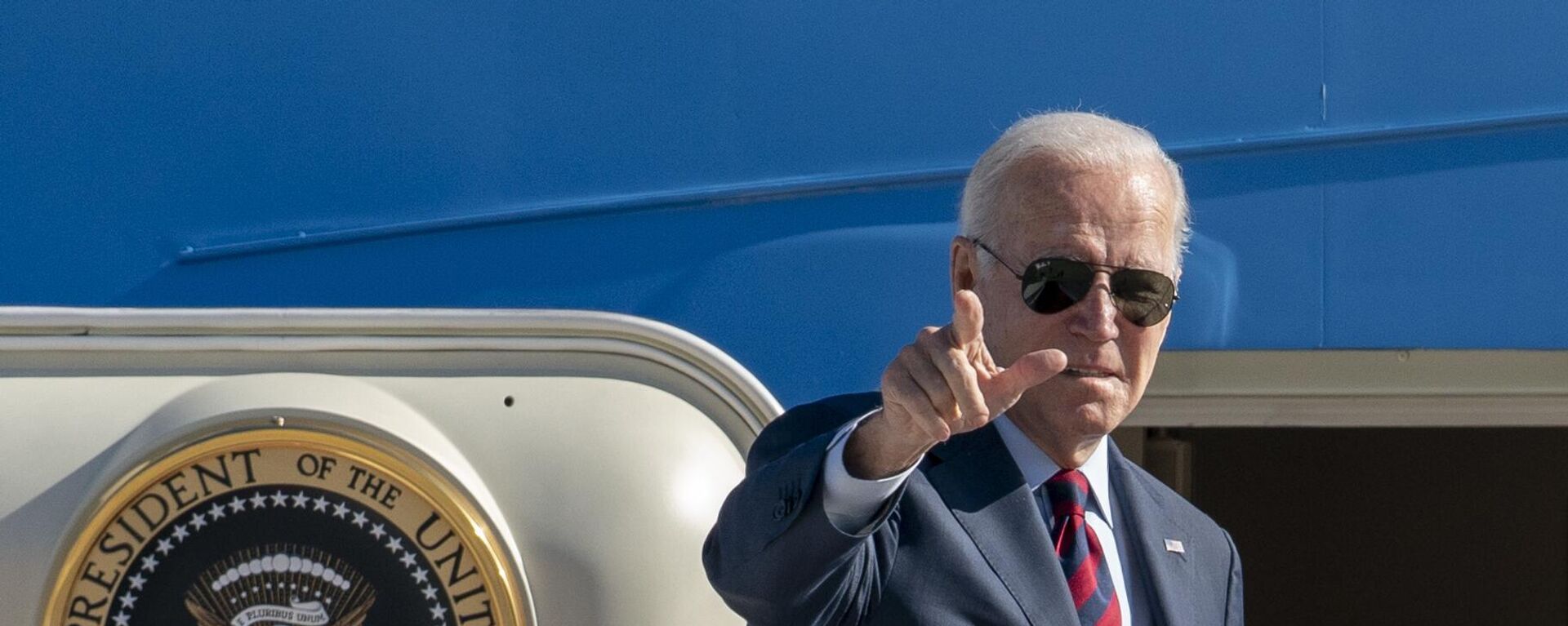 Tổng thống Mỹ Joe Biden lên máy bay - Sputnik Việt Nam, 1920, 25.04.2023