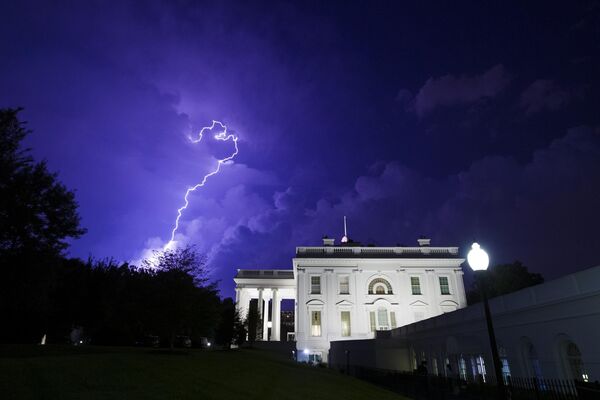 Sét đánh vào Nhà Trắng ở Washington. - Sputnik Việt Nam