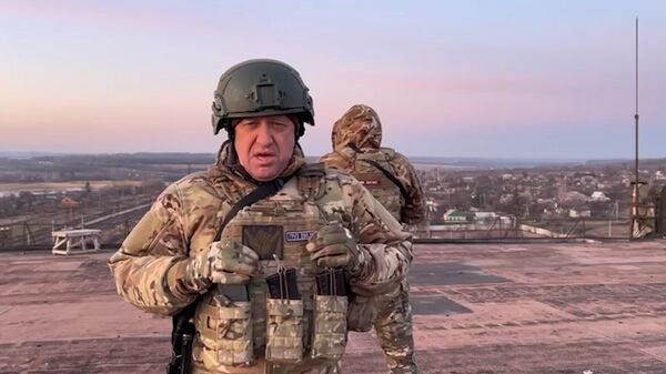 Lời kêu gọi đến Zelensky: “Hãy đưa người ra khỏi Bakhmut, thành phố đã bị quân đội Nga bao vây” - Sputnik Việt Nam