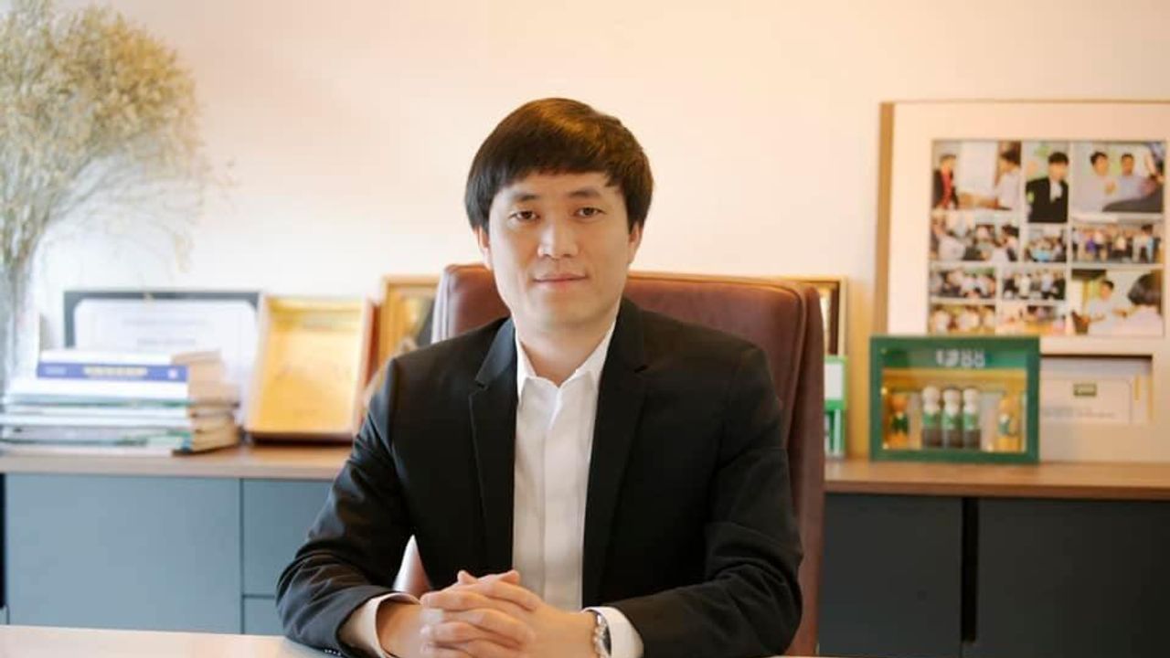 21611608_0:0:961: