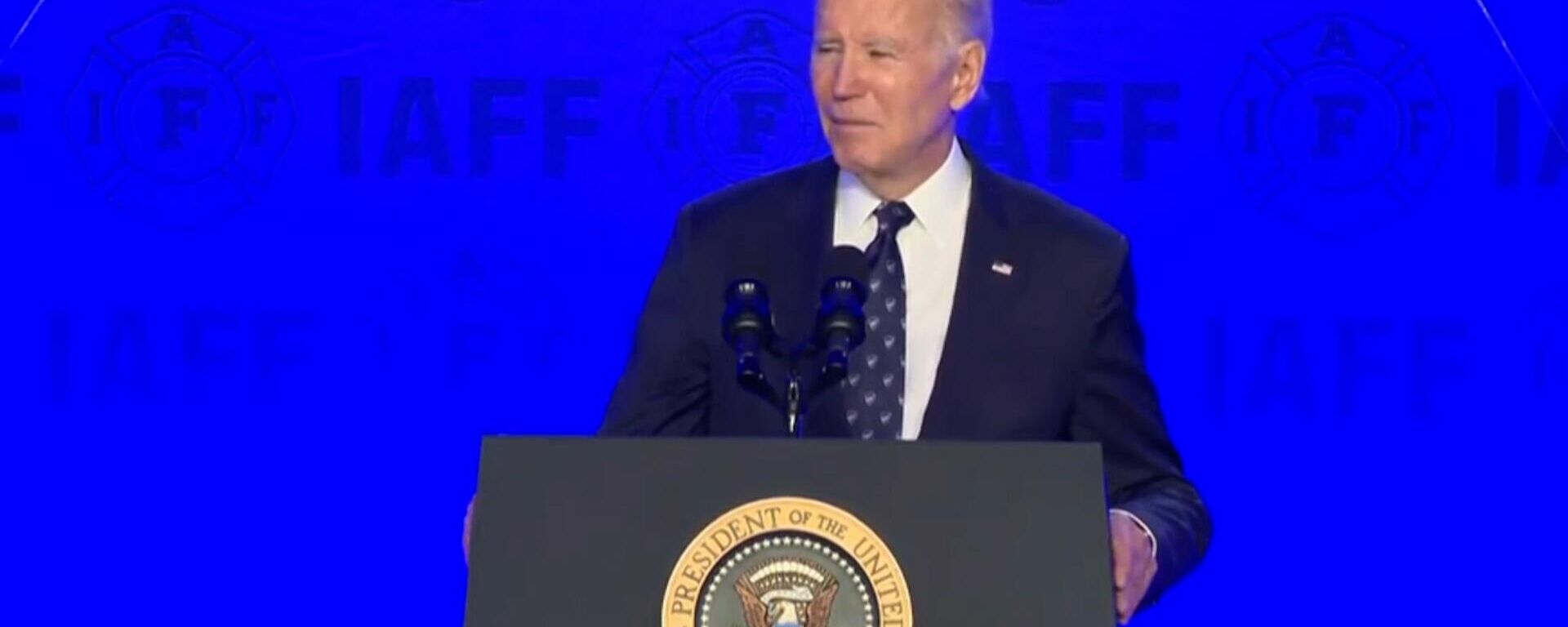 Ông Biden kể cách các bác sĩ kiểm tra xem não ông có hỏng không - Sputnik Việt Nam, 1920, 07.03.2023