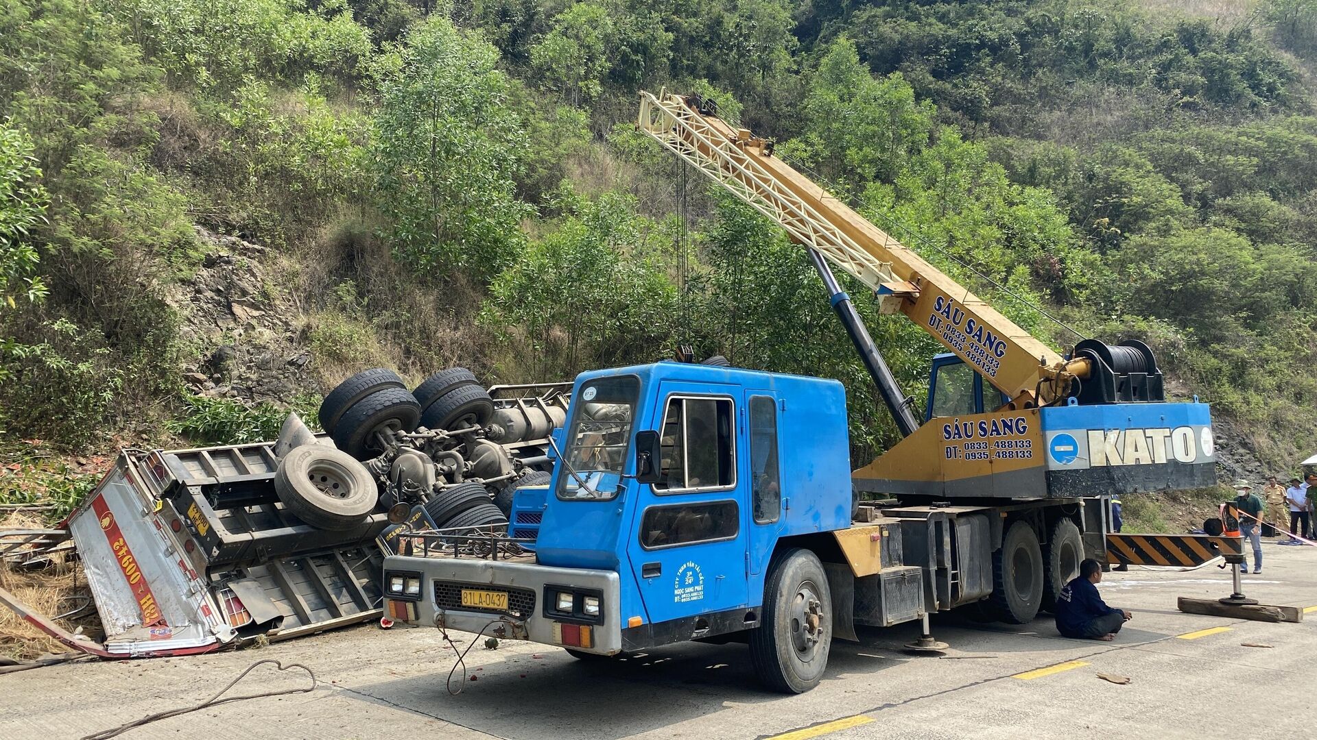 Xe tải chở dưa bị lật khiến ít nhất 3 người chết và nhiều người bị thương tại Phú Yên - Sputnik Việt Nam, 1920, 03.04.2023