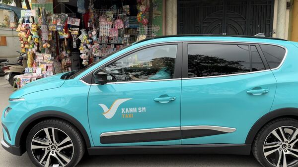 VinFast VF e34 Taxi XANH SM - Sputnik Việt Nam