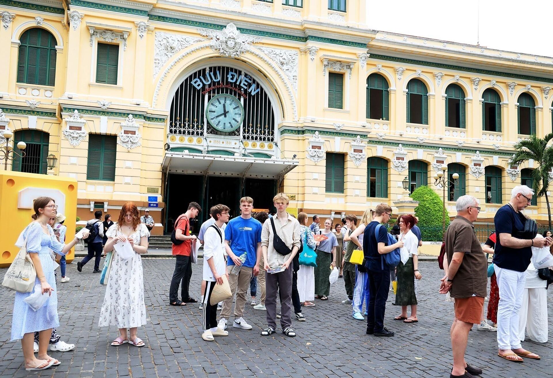 Đề xuất chính sách gia hạn thị thực lên 90 ngày kỳ vọng lượng khách quốc tế đến Việt Nam nhiều hơn. - Sputnik Việt Nam, 1920, 04.04.2023