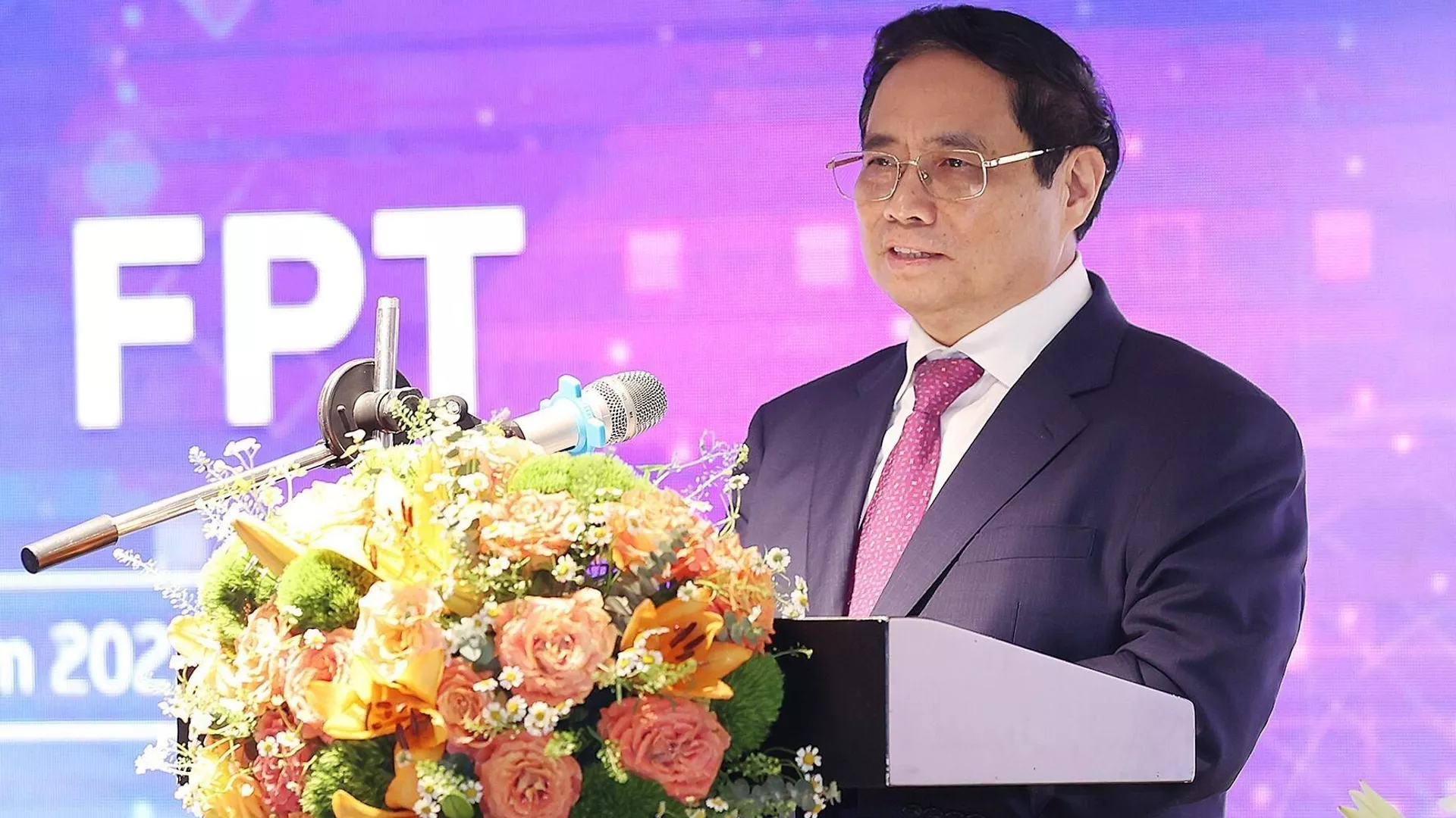 Thủ tướng Phạm Minh Chính thăm Đại học Quốc gia Hà Nội và Trường Đại học FPT Thủ tướng Phạm Minh Chính thăm Đại học Quốc gia Hà Nội và Trường Đại học FPT - Sputnik Việt Nam, 1920, 14.04.2023