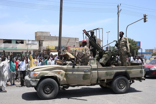 Các quân nhân tại thành phố Port Sudan. - Sputnik Việt Nam