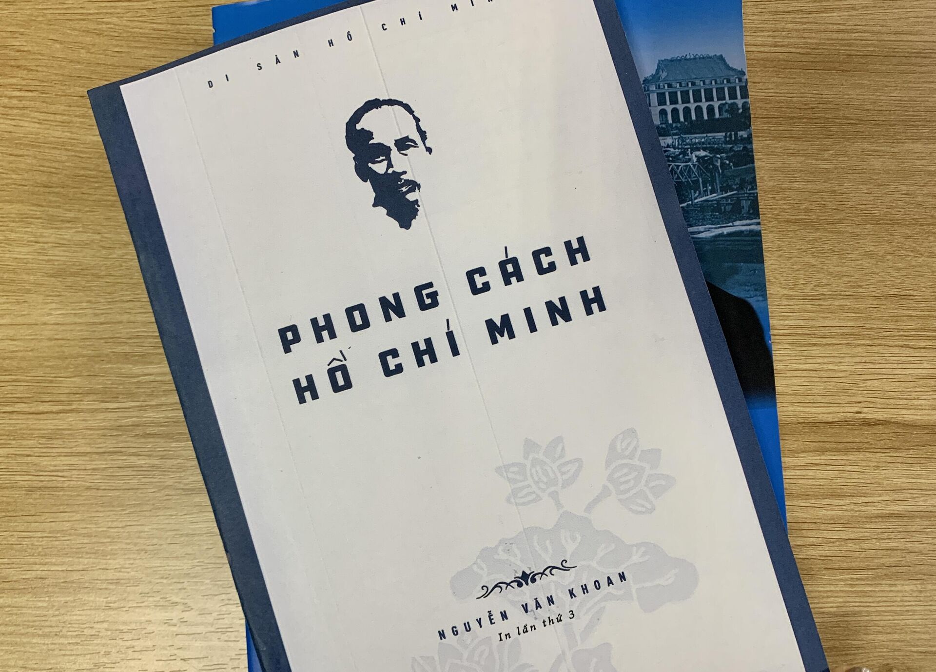 Cuốn sách Phong cách Hồ Chí Minh của Đại tá, TS. Nguyễn Văn Khoan  - Sputnik Việt Nam, 1920, 18.05.2023