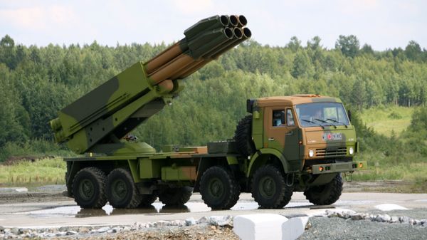 Боевая машина 9А52-4 РСЗО 9К58 Смерч на VII Международной выставке вооружений Russian Expo Arms-2009 - Sputnik Việt Nam