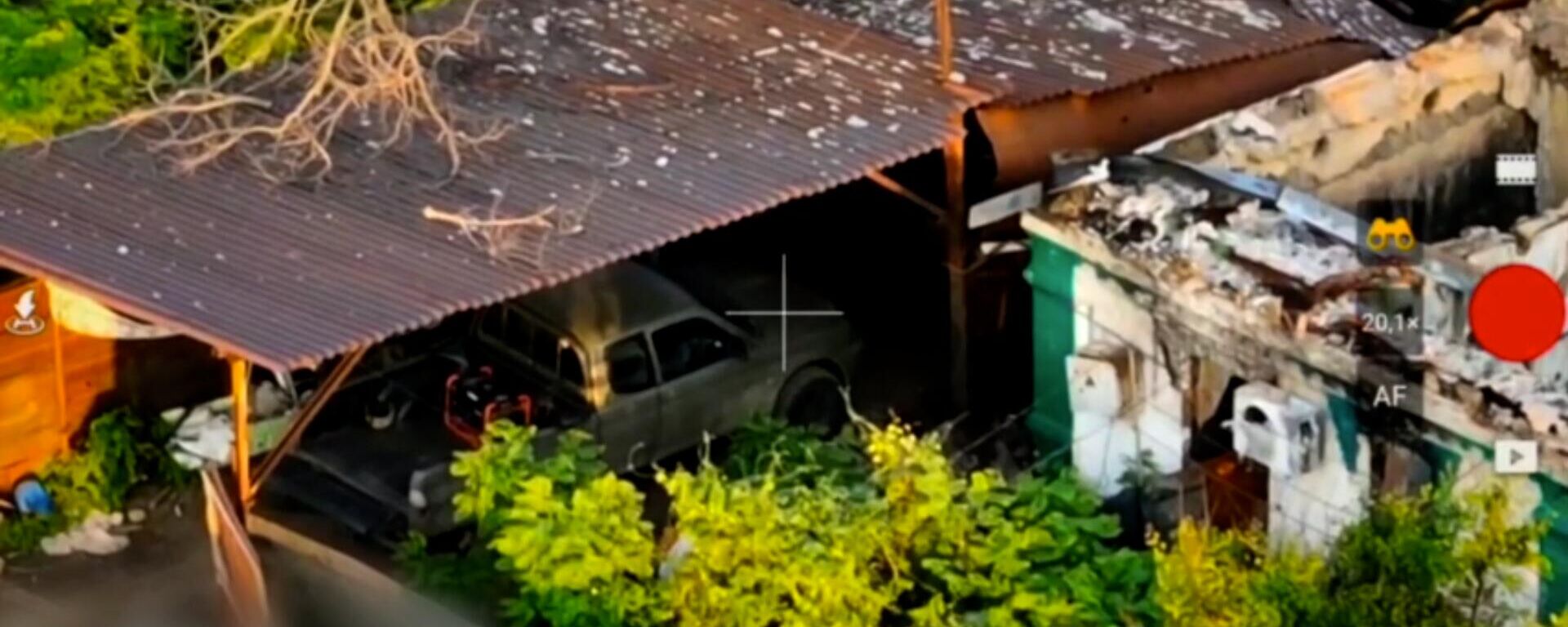 Quân đội Nga đã phá hủy khí tài của quân đội Ukraina bằng những đòn tấn công chính xác của máy bay không người lái kamikaze - Sputnik Việt Nam, 1920, 06.06.2023