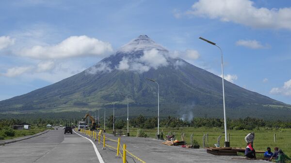 Núi lửa Mayon tại Philippines - Sputnik Việt Nam