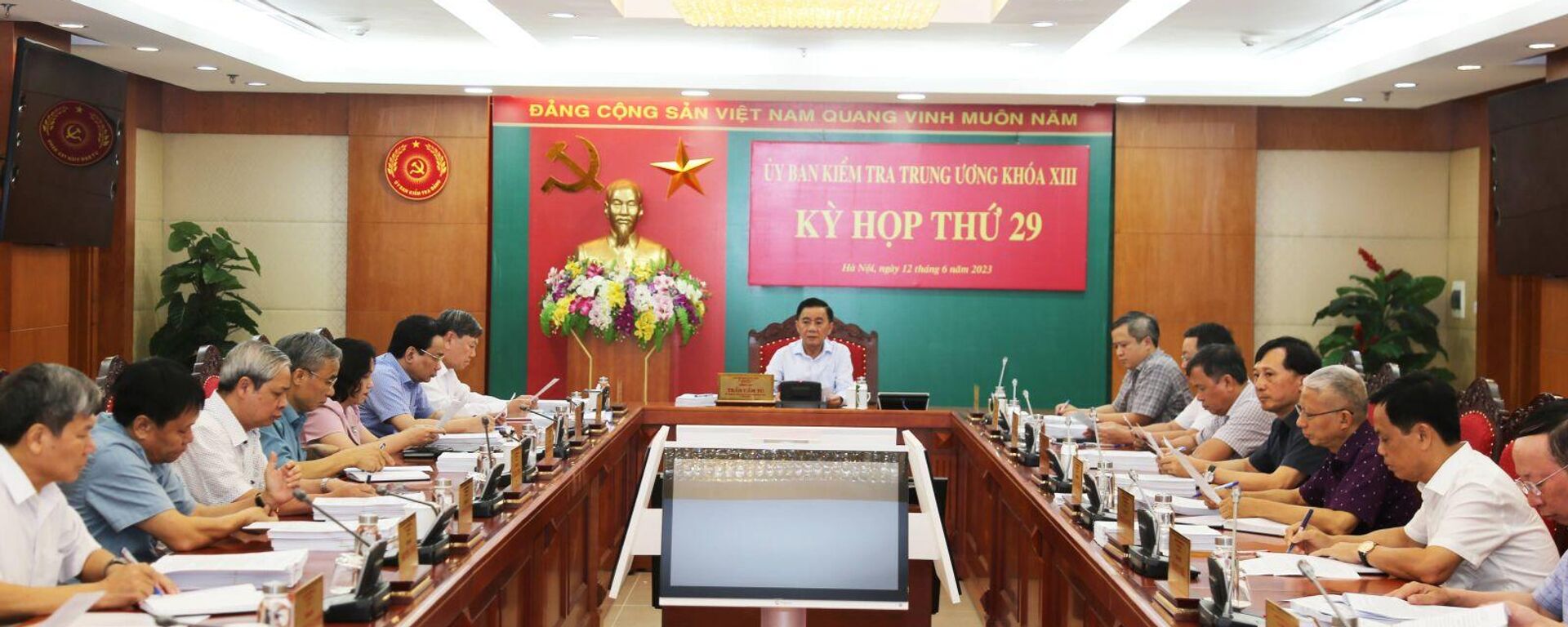 Từ ngày 12 đến ngày 15/6/2023, tại Hà Nội, Ủy ban Kiểm tra Trung ương đã họp Kỳ thứ 29. Đồng chí Trần Cẩm Tú, Ủy viên Bộ Chính trị, Bí thư Trung ương Đảng, Chủ nhiệm Ủy ban Kiểm tra Trung ương chủ trì Kỳ họp. - Sputnik Việt Nam, 1920, 15.06.2023