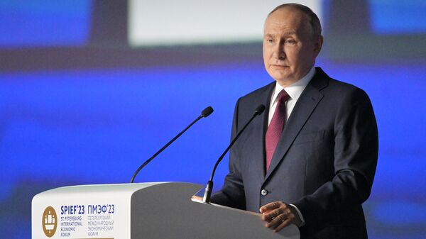 Tổng thống Nga Vladimir Putin tham dự SPIEF-2023 - Sputnik Việt Nam