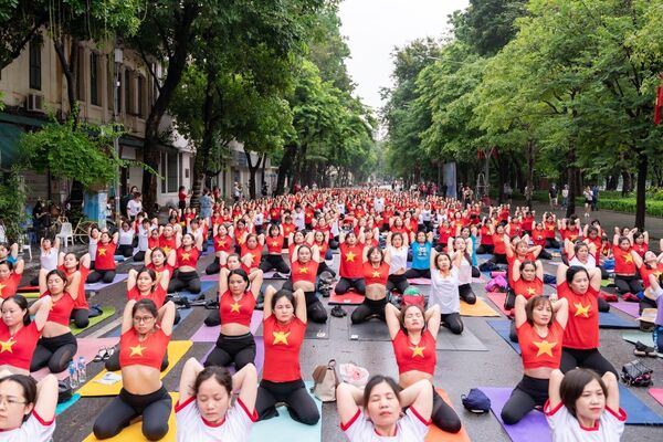 Ngày Quốc tế Yoga lần thứ 9 tại Hà Nội - Sputnik Việt Nam