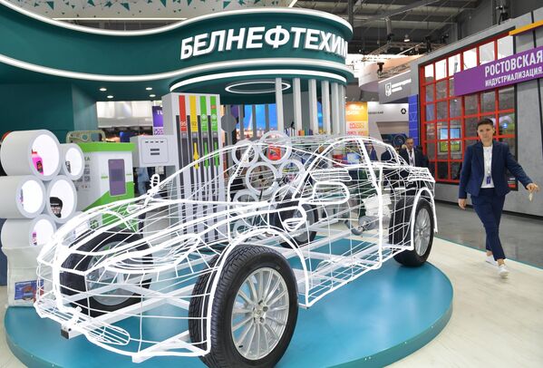 Gian hàng của Cộng hòa Belarus tại triển lãm công nghiệp quốc tế &quot;Innoprom-2023&quot; ở Ekaterinburg. - Sputnik Việt Nam