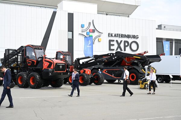 Thiết bị KamAZ tại triển lãm công nghiệp quốc tế &quot;Innoprom-2023&quot; ở Ekaterinburg. - Sputnik Việt Nam