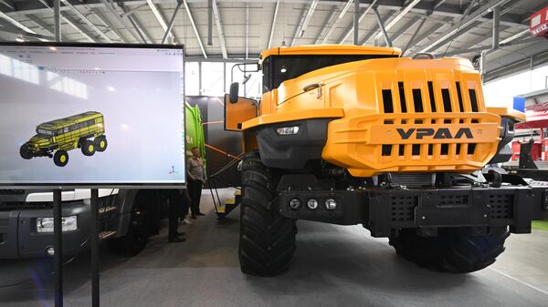 Ural-427701-75 Arktika tại triển lãm công nghiệp quốc tế Innoprom-2023 ở Yekaterinburg. - Sputnik Việt Nam