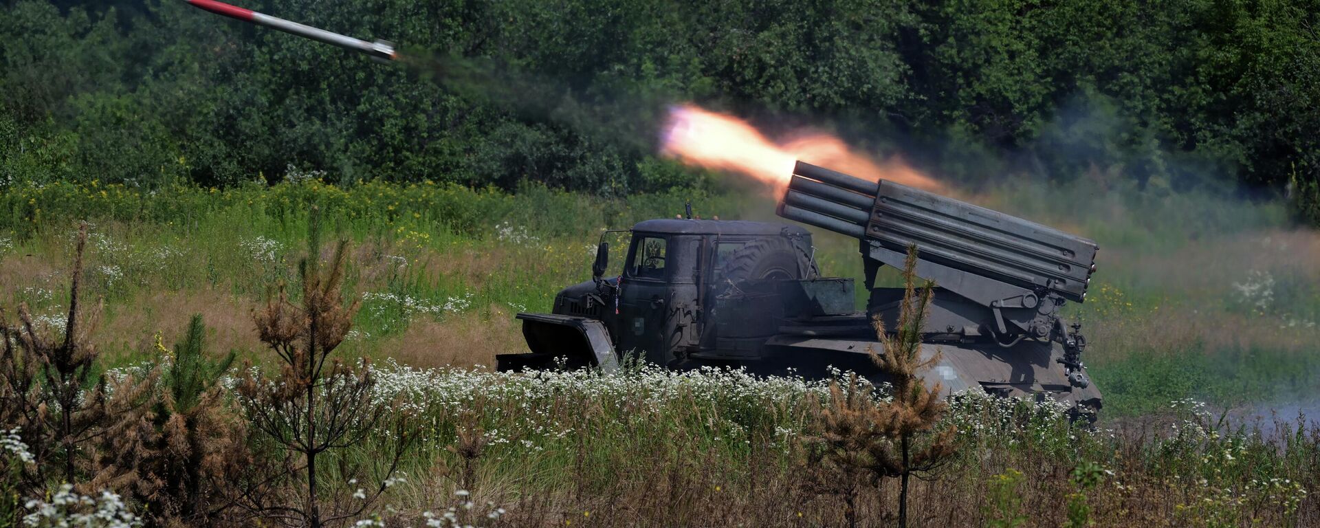 MLRS Grad ở hướng Krasnyi Lyman tại chiến dịch quân sự đặc biệt - Sputnik Việt Nam, 1920, 30.08.2023