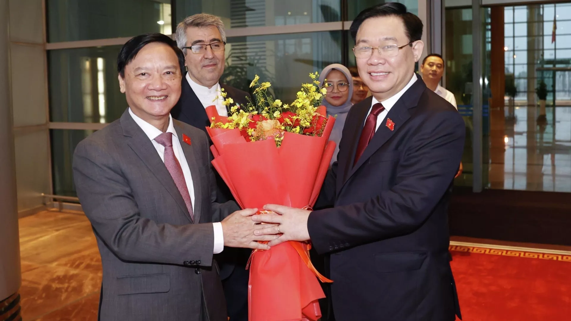 Chủ tịch Quốc hội Vương Đình Huệ lên đường dự Đại Hội đồng Liên Nghị viện các nước ASEAN (AIPA) lần thứ 44 (AIPA-44), thăm chính thức Cộng hòa Indonesia