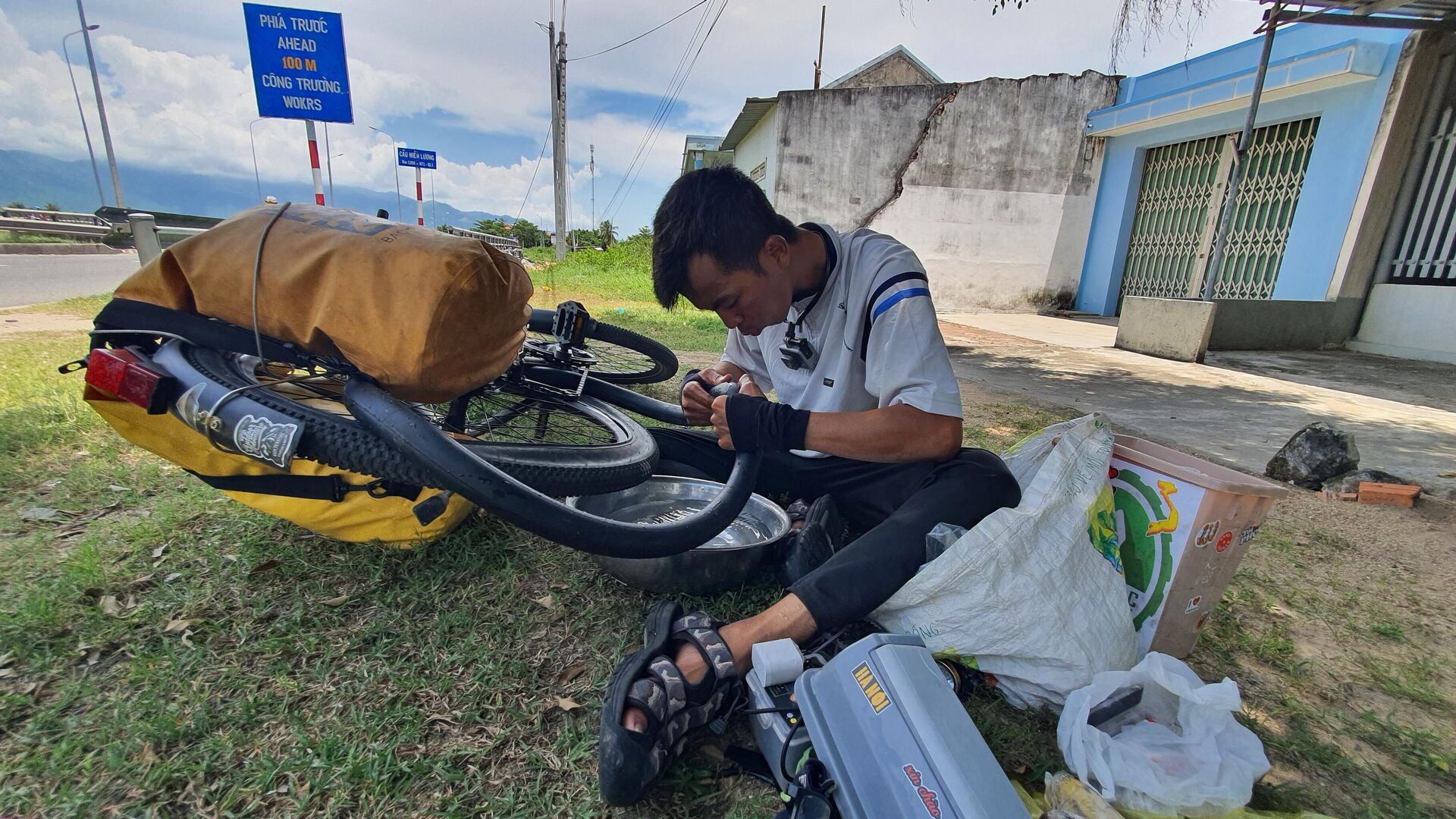 Hành trình xuyên Việt bằng xe đạp của Trần Việt Dương  - Sputnik Việt Nam, 1920, 04.08.2023