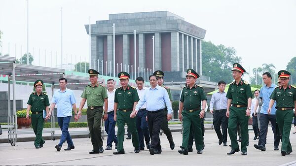 Thủ tướng Phạm Minh Chính kiểm tra công tác tu bổ định kỳ Công trình Lăng Chủ tịch Hồ Chí Minh - Sputnik Việt Nam