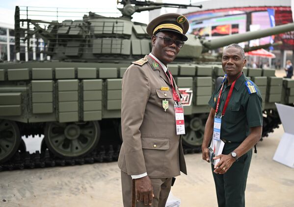 Người lính của Quân đội Congo tại diễn đàn kỹ thuật quân sự quốc tế ARMY 2023 ở Trung tâm Hội nghị và Triển lãm Patriot - Sputnik Việt Nam