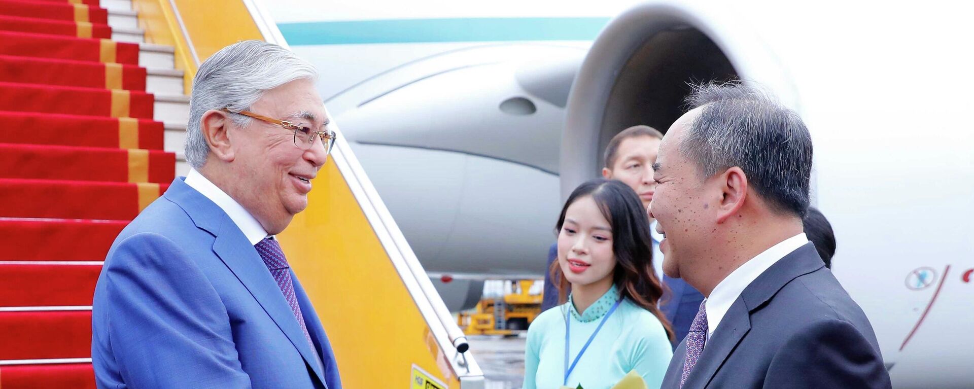 Tổng thống Cộng hòa Kazakhstan Kassym-Jomart Tokayev bắt đầu chuyến thăm chính thức Việt Nam - Sputnik Việt Nam, 1920, 21.08.2023