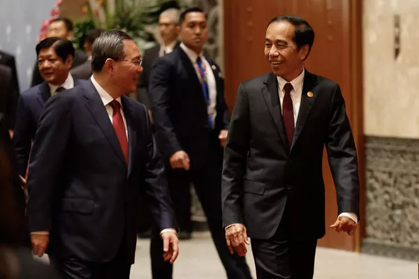 Thủ tướng Trung Quốc Lý Cường và Tổng thống Indonesia Joko Widodo tại Hội nghị thượng đỉnh ASEAN - Trung Quốc ở Jakarta Thủ tướng Trung Quốc Lý Cường và Tổng thống Indonesia Joko Widodo tại Hội nghị thượng đỉnh ASEAN - Trung Quốc ở Jakarta - Sputnik Việt Nam