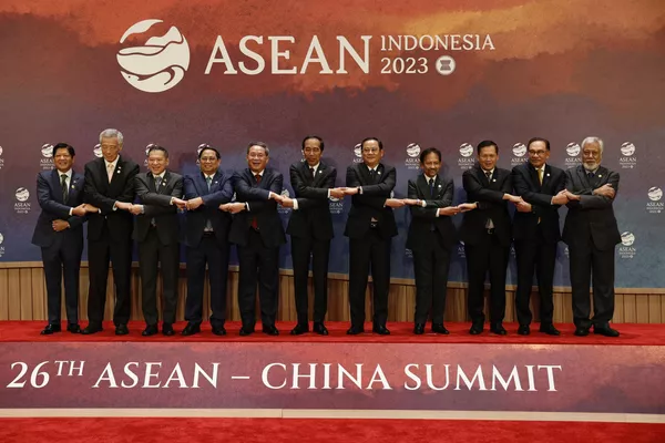 Chụp ảnh đại diện các nước tại Hội nghị cấp cao ASEAN - Trung Quốc ở Indonesia Chụp ảnh đại diện các nước tại Hội nghị cấp cao ASEAN - Trung Quốc ở Indonesia - Sputnik Việt Nam