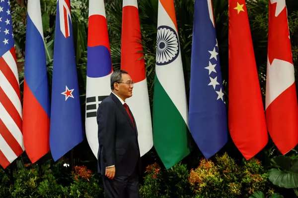 Thủ tướng Trung Quốc Lý Cường tại Hội nghị cấp cao ASEAN ở Indonesia Thủ tướng Trung Quốc Lý Cường tại Hội nghị cấp cao ASEAN ở Indonesia - Sputnik Việt Nam
