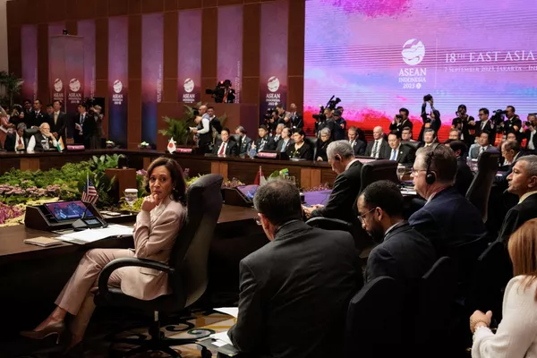 Phó Tổng thống Mỹ Kamala Harris trong Hội nghị thượng đỉnh ASEAN ở Jakarta, Indonesia Phó Tổng thống Mỹ Kamala Harris trong Hội nghị thượng đỉnh ASEAN ở Jakarta, Indonesia - Sputnik Việt Nam