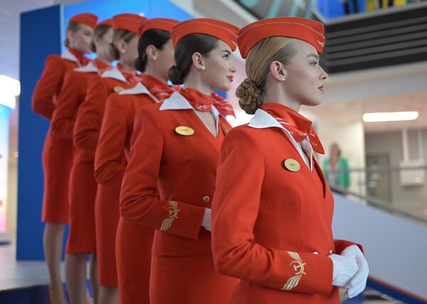 Tiếp viên hãng hàng không Aeroflot tại Diễn đàn Kinh tế phương Đông ở Vladivostok - Sputnik Việt Nam