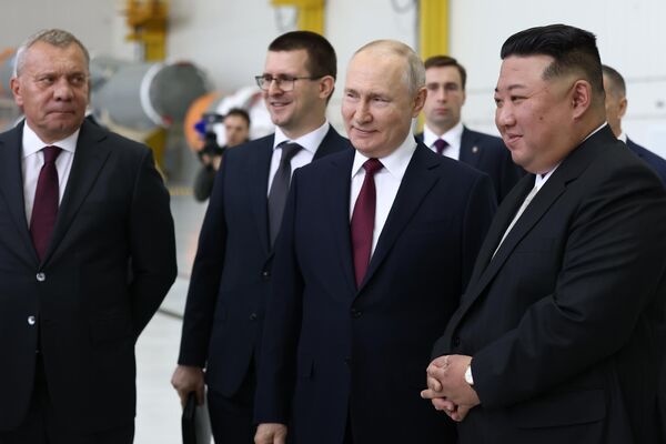 Tổng thống Nga V. Putin thăm sân bay vũ trụ Vostochny và gặp nhà lãnh đạo Triều Tiên Kim Jong-un - Sputnik Việt Nam