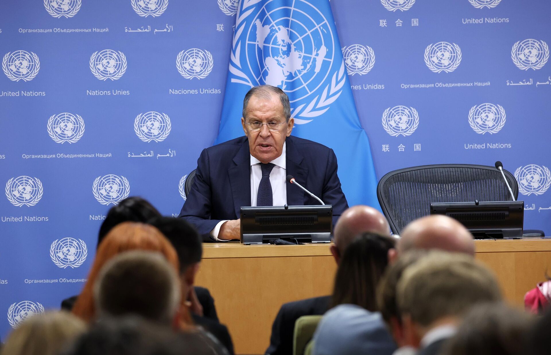 Bộ trưởng Ngoại giao Nga Sergei Lavrov phát biểu tại phiên họp thứ 78 của Đại hội đồng Liên hợp quốc tại Trụ sở Liên hợp quốc ở New York - Sputnik Việt Nam, 1920, 22.09.2025