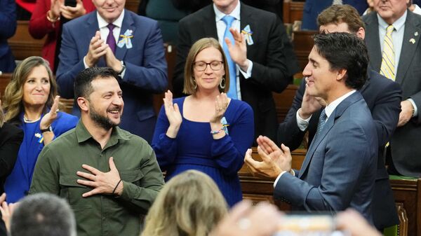 Tổng thống Vladimir Zelensky và Thủ tướng Canada Justin Trudeau ở Quốc hội Canada - Sputnik Việt Nam